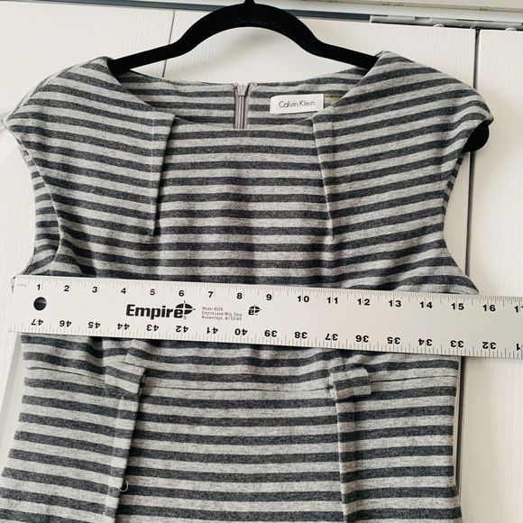Calvin Klein Dress Womens 4 Sheath Cap Sleeve Bateau Neck Knit Gray Stripe Work - Picture 8 of 10